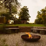 Boutiquehotel & Tiny Plek17 Bed & Breakfast Milsbeek