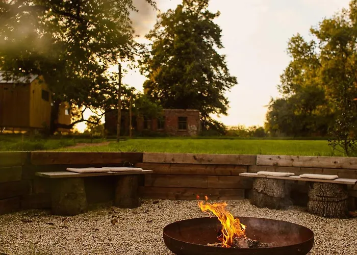 Boutiquehotel & Tiny Plek17 Bed and breakfast Milsbeek