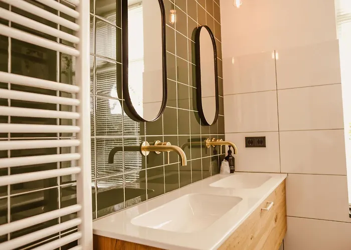 Boutiquehotel & Tiny Plek17 Bed and breakfast